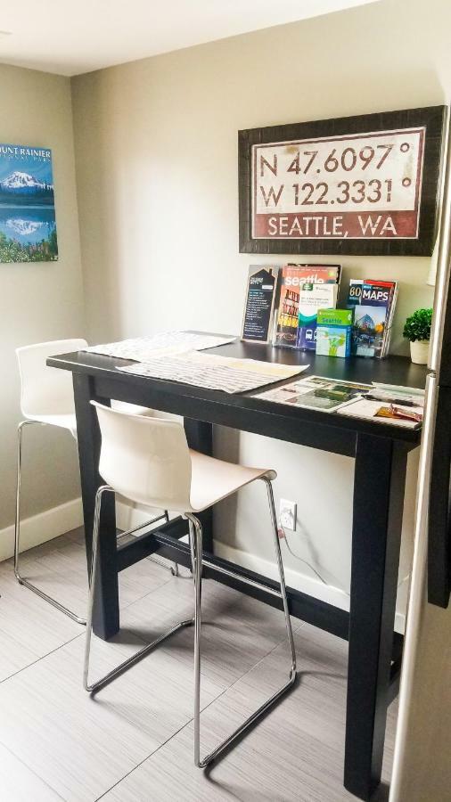 Modern Seattle Oasis Apartment Bagian luar foto